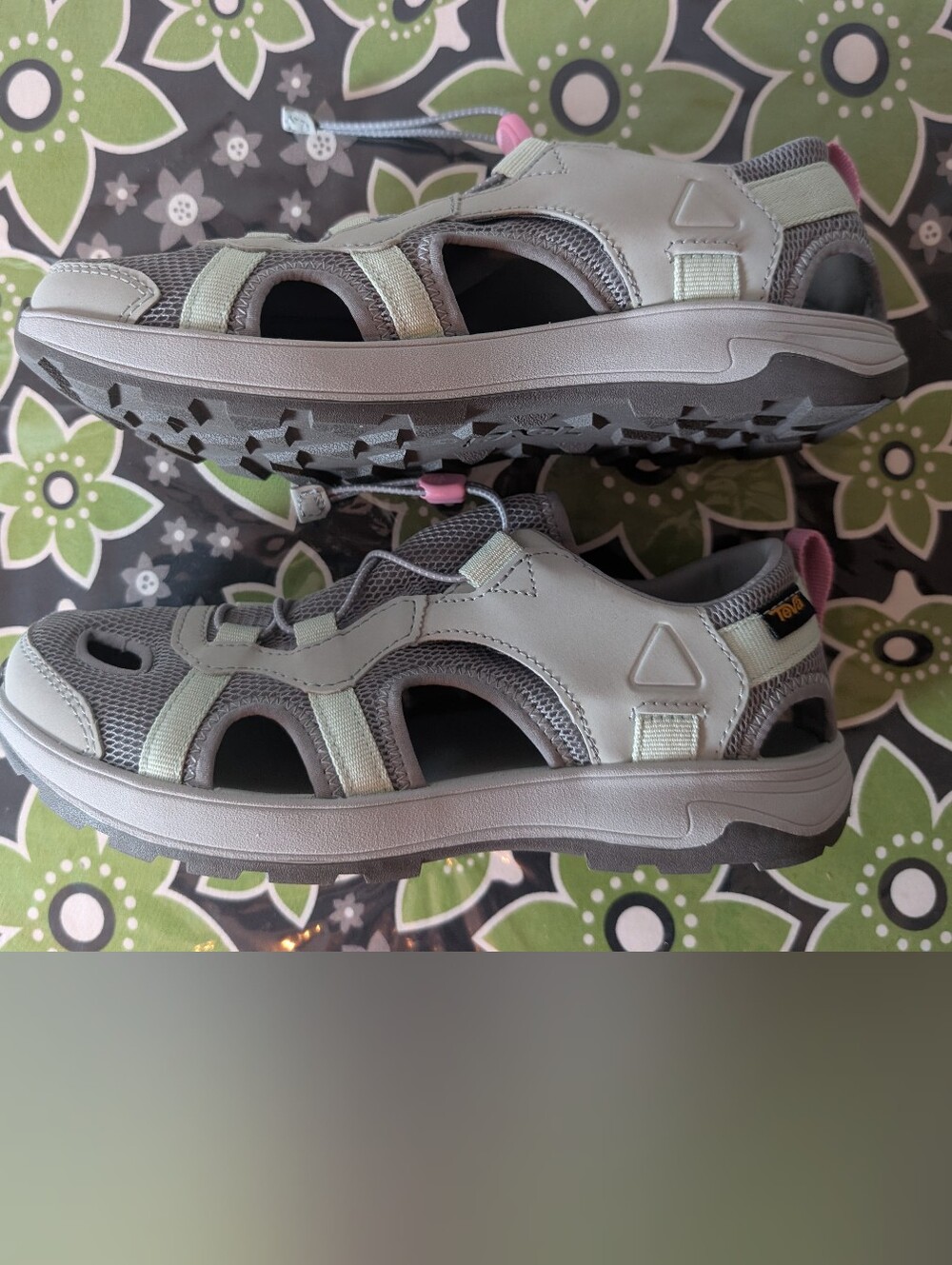 Women's Teva Soft Gray Outdoor Hiking Sandal Sneaker with Pink Accent Size 8.5 - Picture 3 of 6